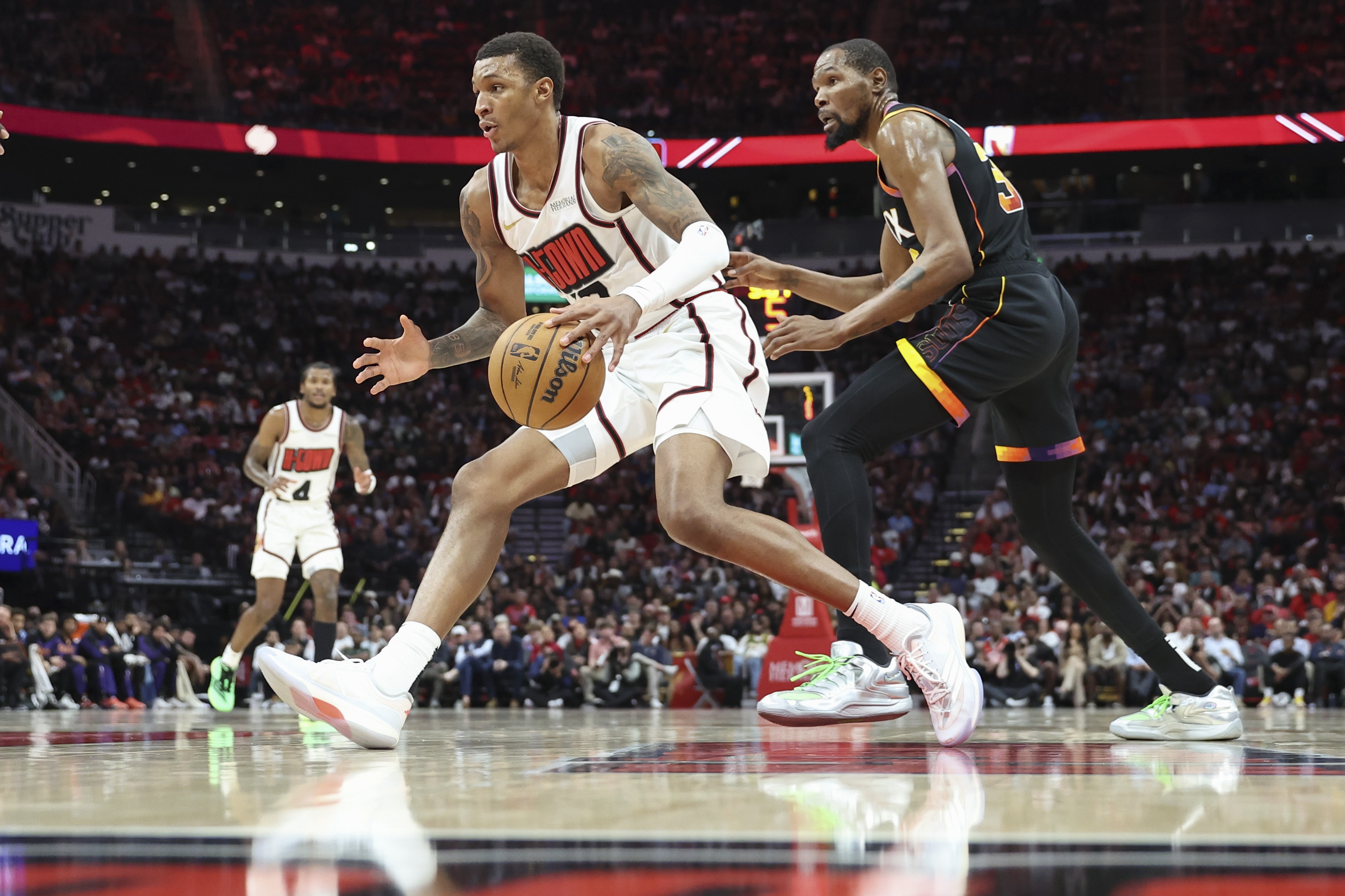 赛后休斯敦火箭备战荷甲,篮板制胜细节曝光,赛场秩序良好,控场能力受关注 赛后休斯敦火箭备战荷甲,篮板制胜细节曝光,赛场秩序良好,控场能力受关注